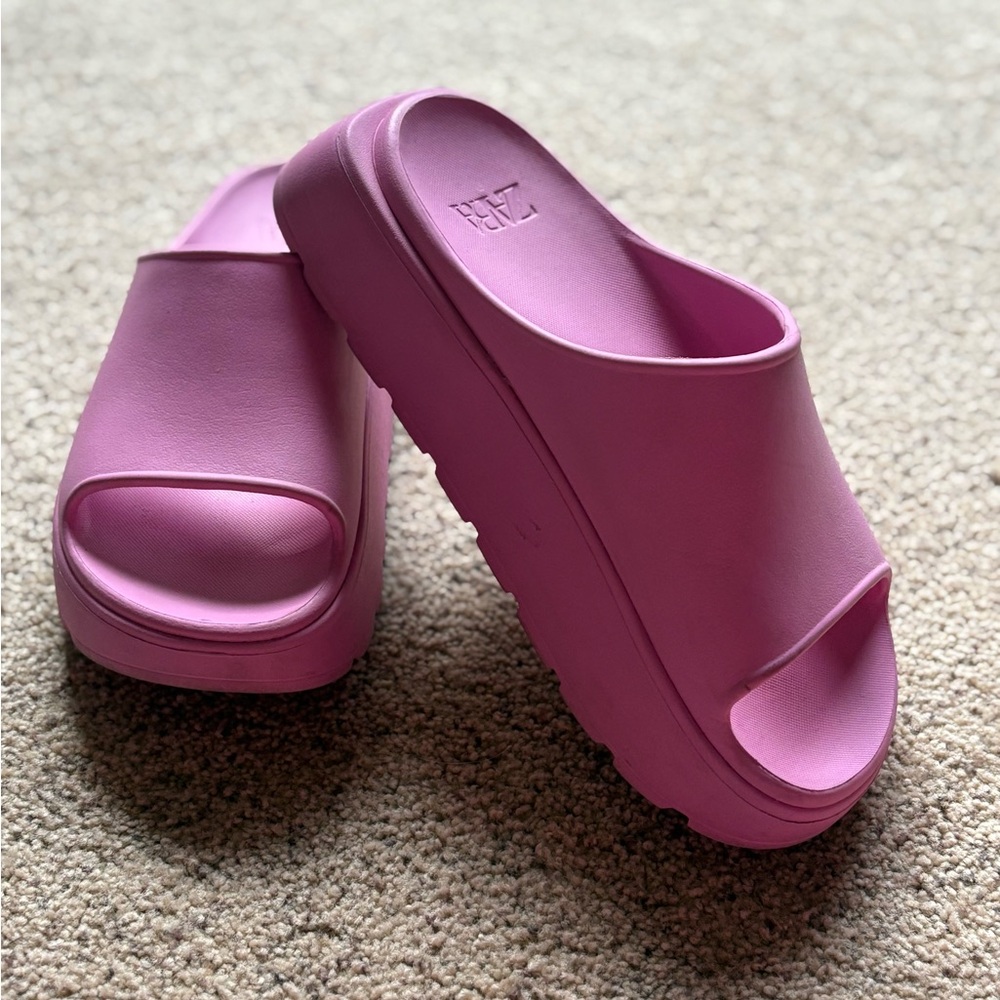 Zara Women's Vibrant Pink Slide Sandals